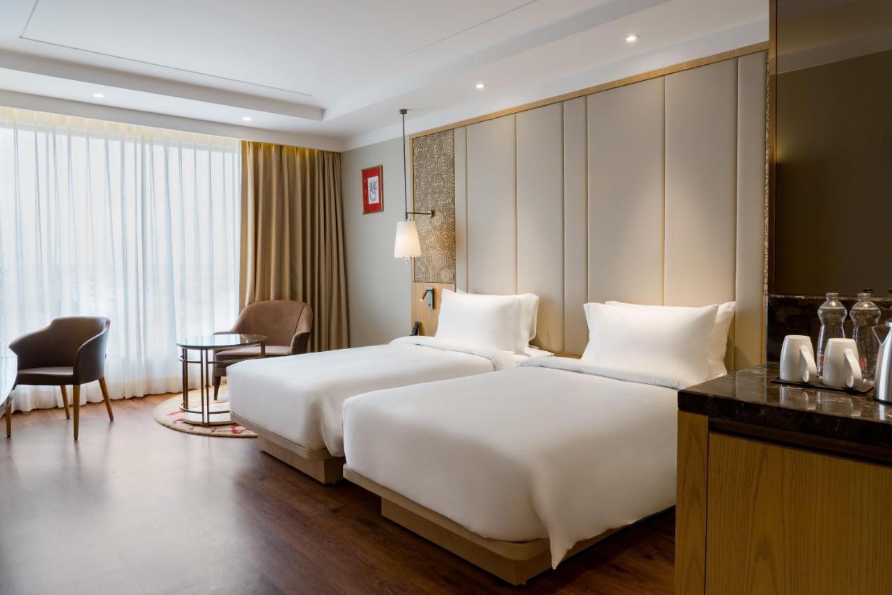 Radisson Bhopal Hotel ภายนอก รูปภาพ