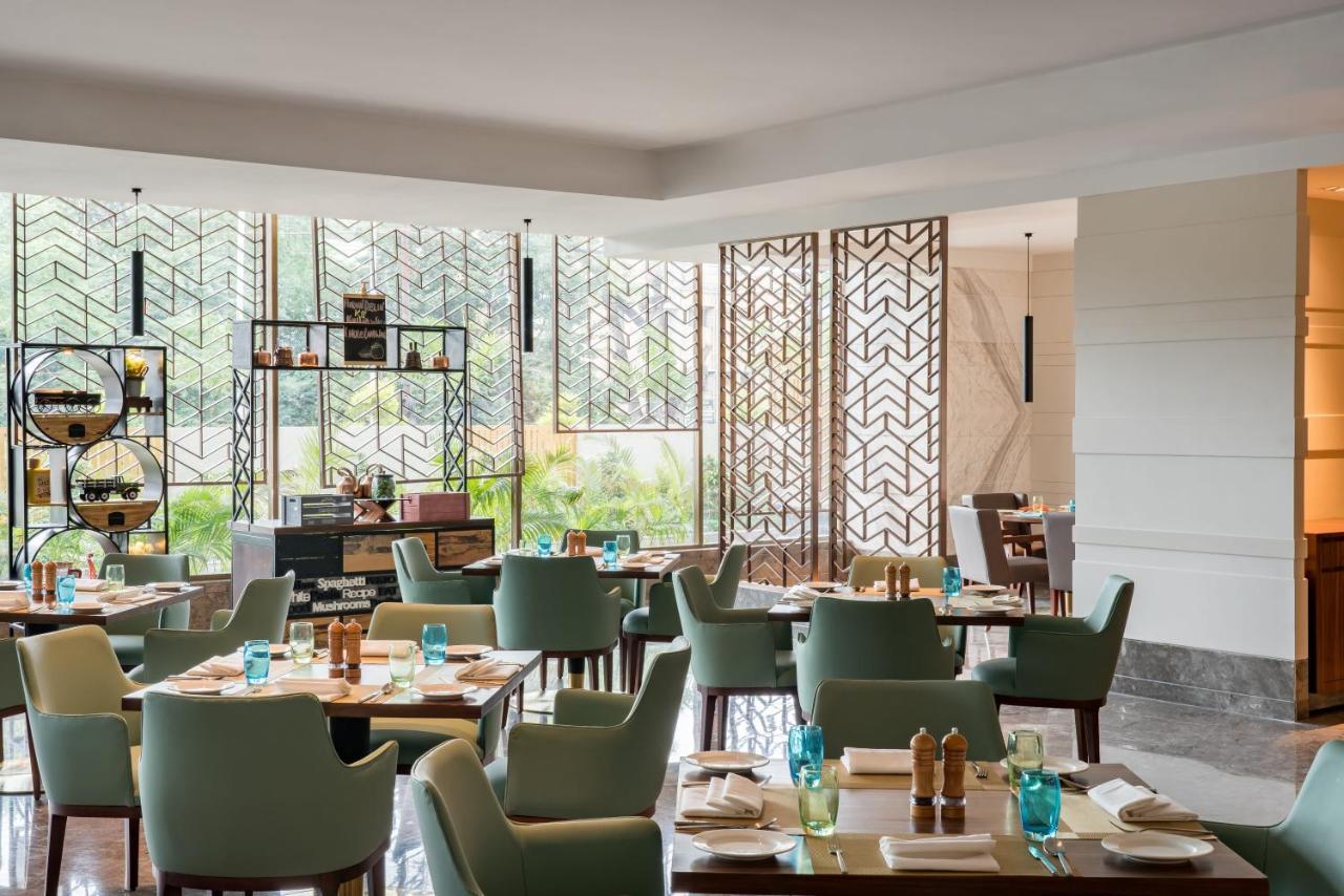 Radisson Bhopal Hotel ภายนอก รูปภาพ
