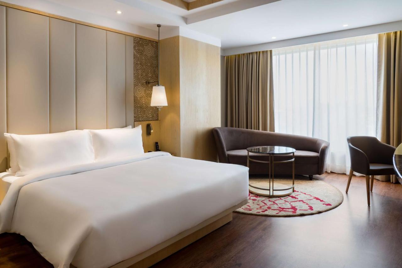 Radisson Bhopal Hotel ภายนอก รูปภาพ