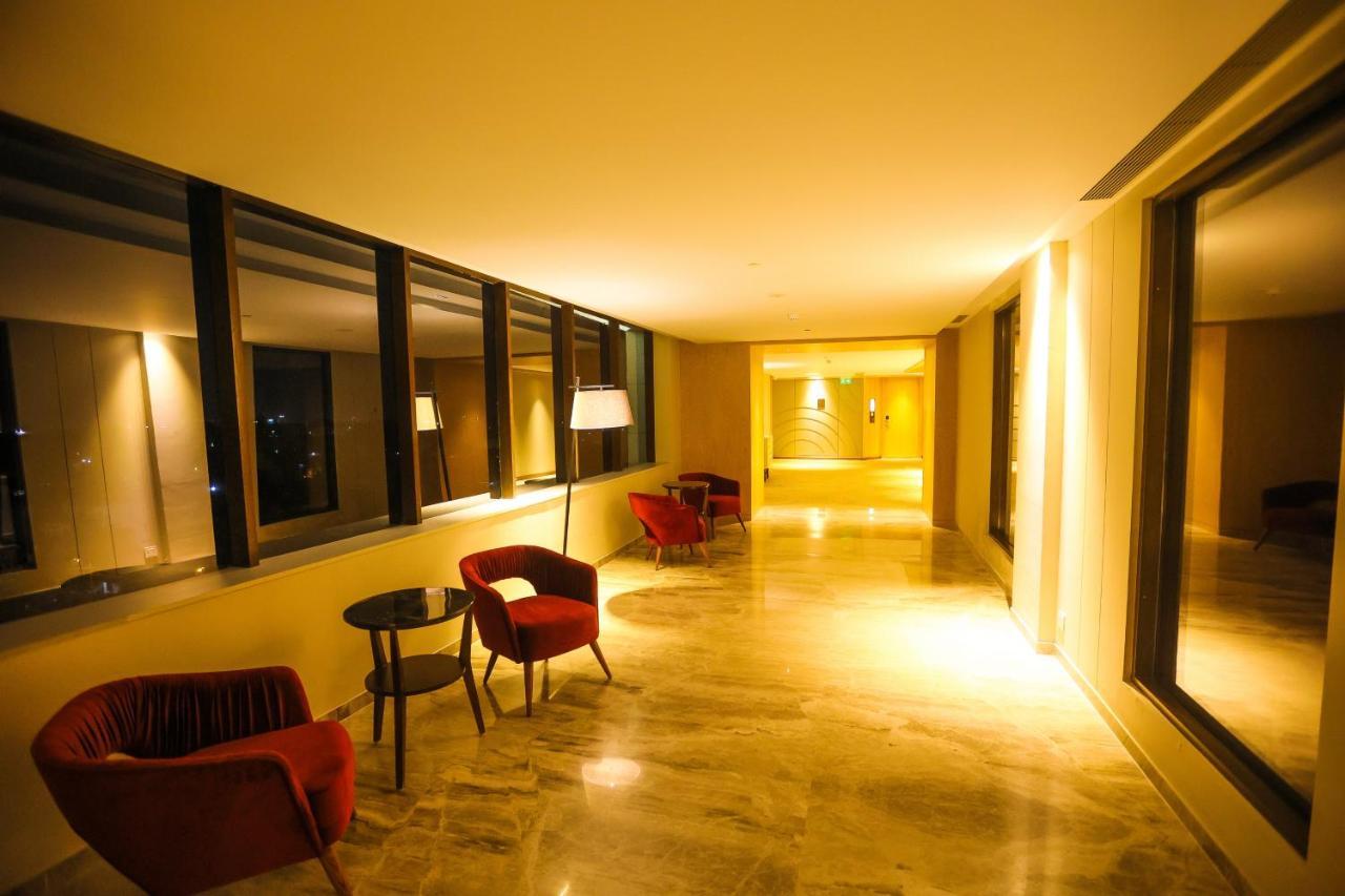 Radisson Bhopal Hotel ภายนอก รูปภาพ