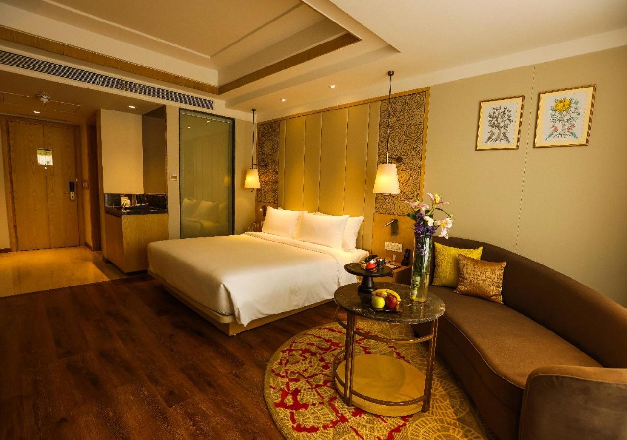 Radisson Bhopal Hotel ภายนอก รูปภาพ