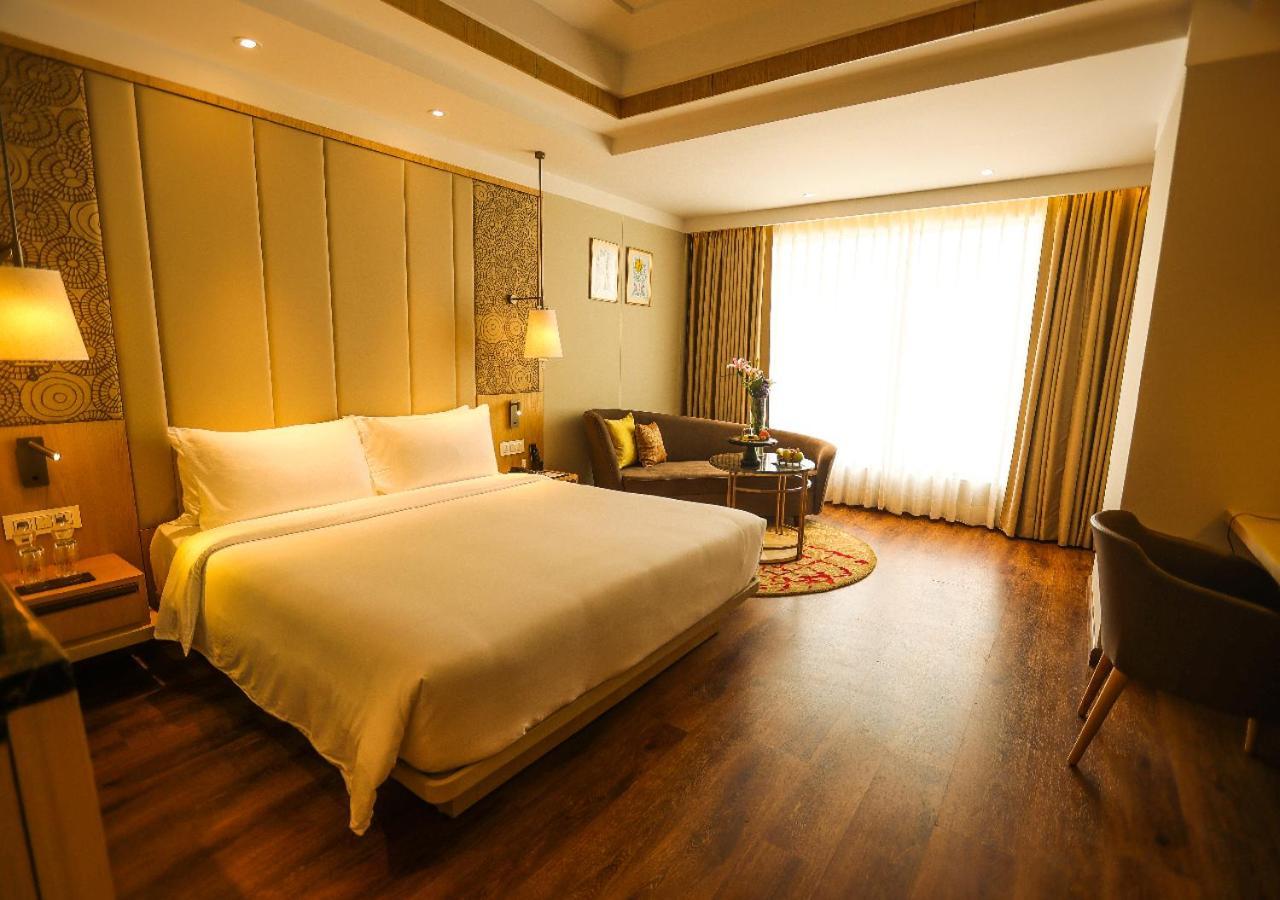 Radisson Bhopal Hotel ภายนอก รูปภาพ