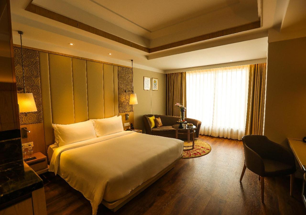 Radisson Bhopal Hotel ภายนอก รูปภาพ