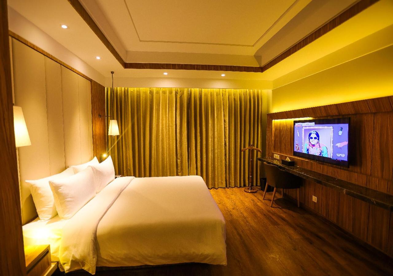Radisson Bhopal Hotel ภายนอก รูปภาพ