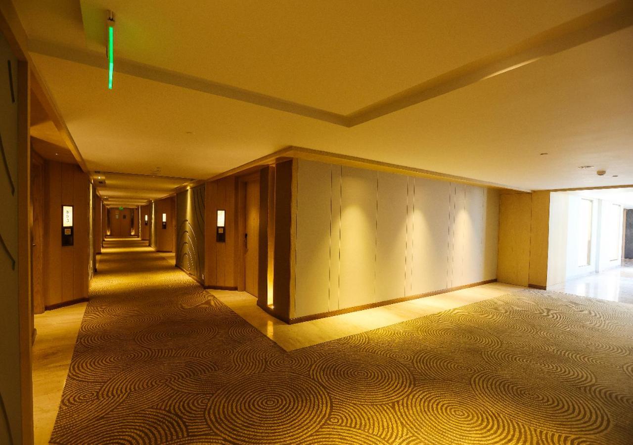 Radisson Bhopal Hotel ภายนอก รูปภาพ