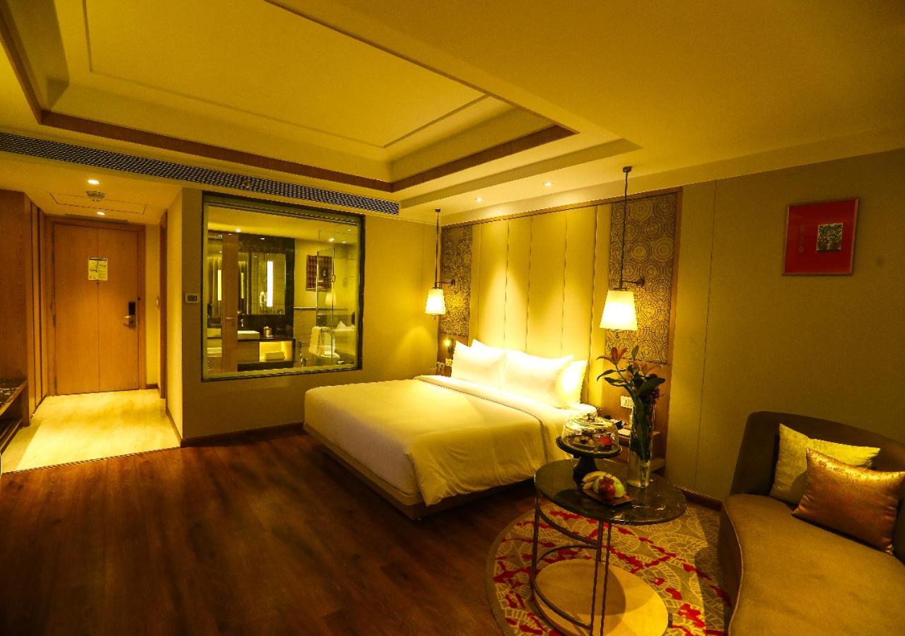 Radisson Bhopal Hotel ภายนอก รูปภาพ