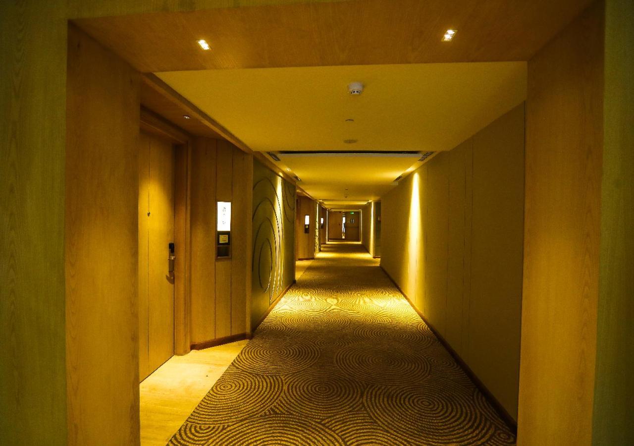 Radisson Bhopal Hotel ภายนอก รูปภาพ
