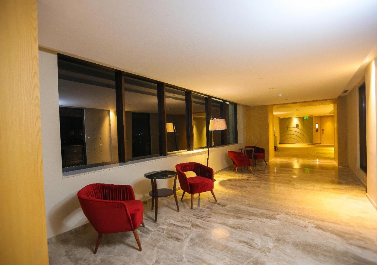 Radisson Bhopal Hotel ภายนอก รูปภาพ
