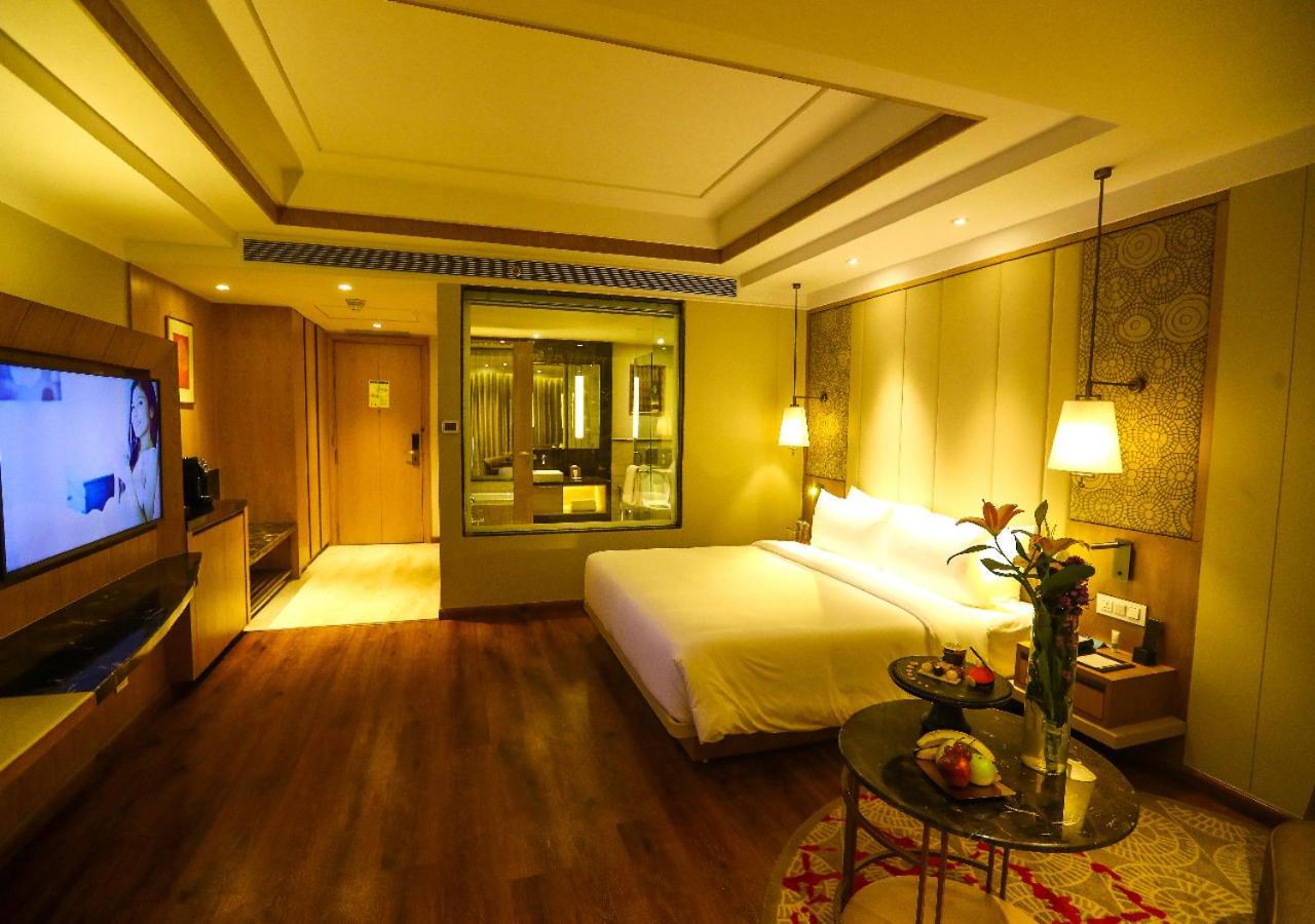 Radisson Bhopal Hotel ภายนอก รูปภาพ