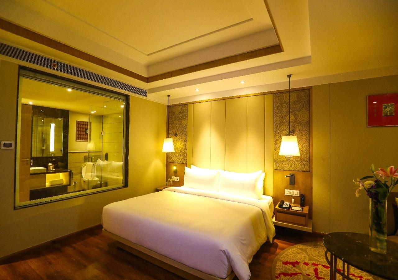 Radisson Bhopal Hotel ภายนอก รูปภาพ