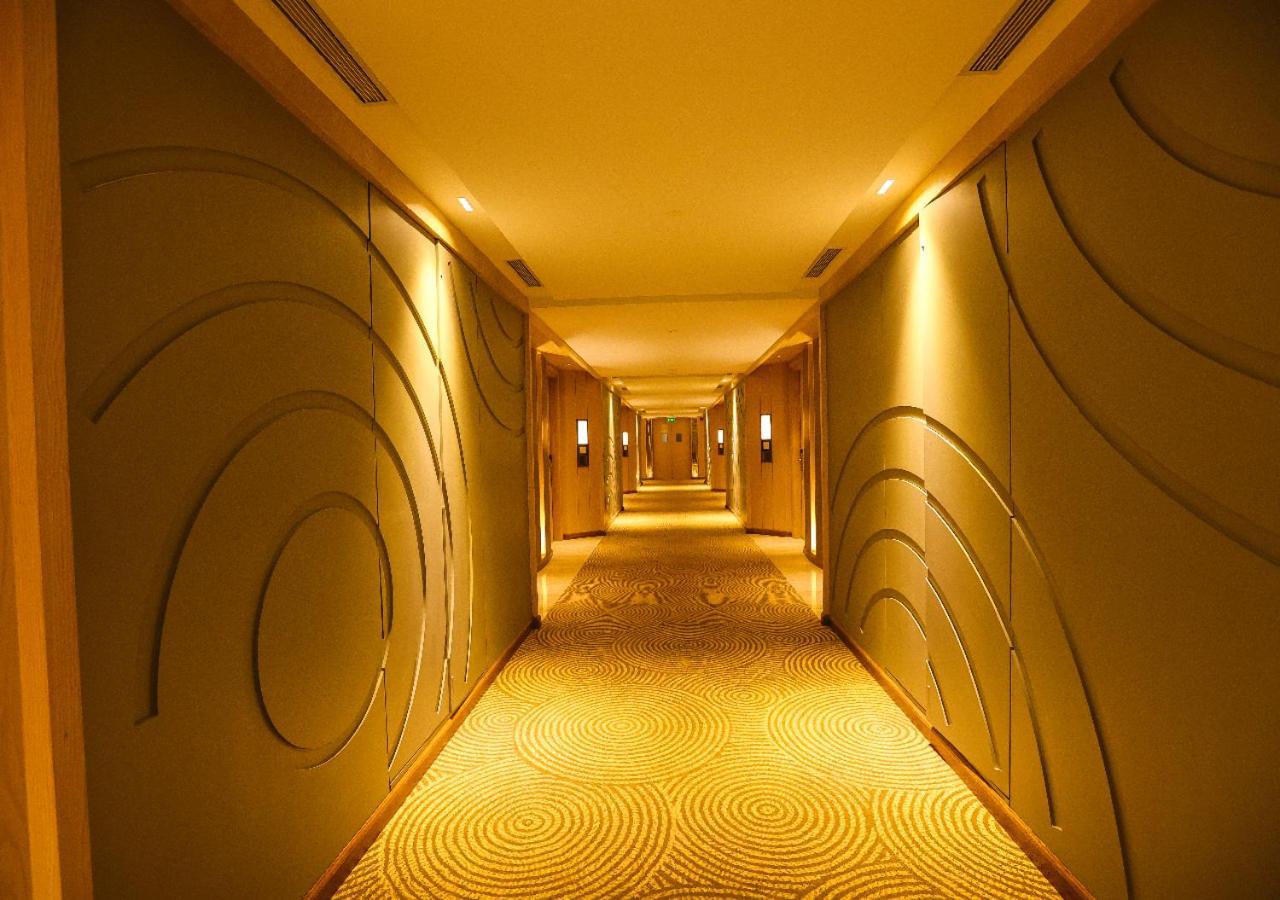 Radisson Bhopal Hotel ภายนอก รูปภาพ