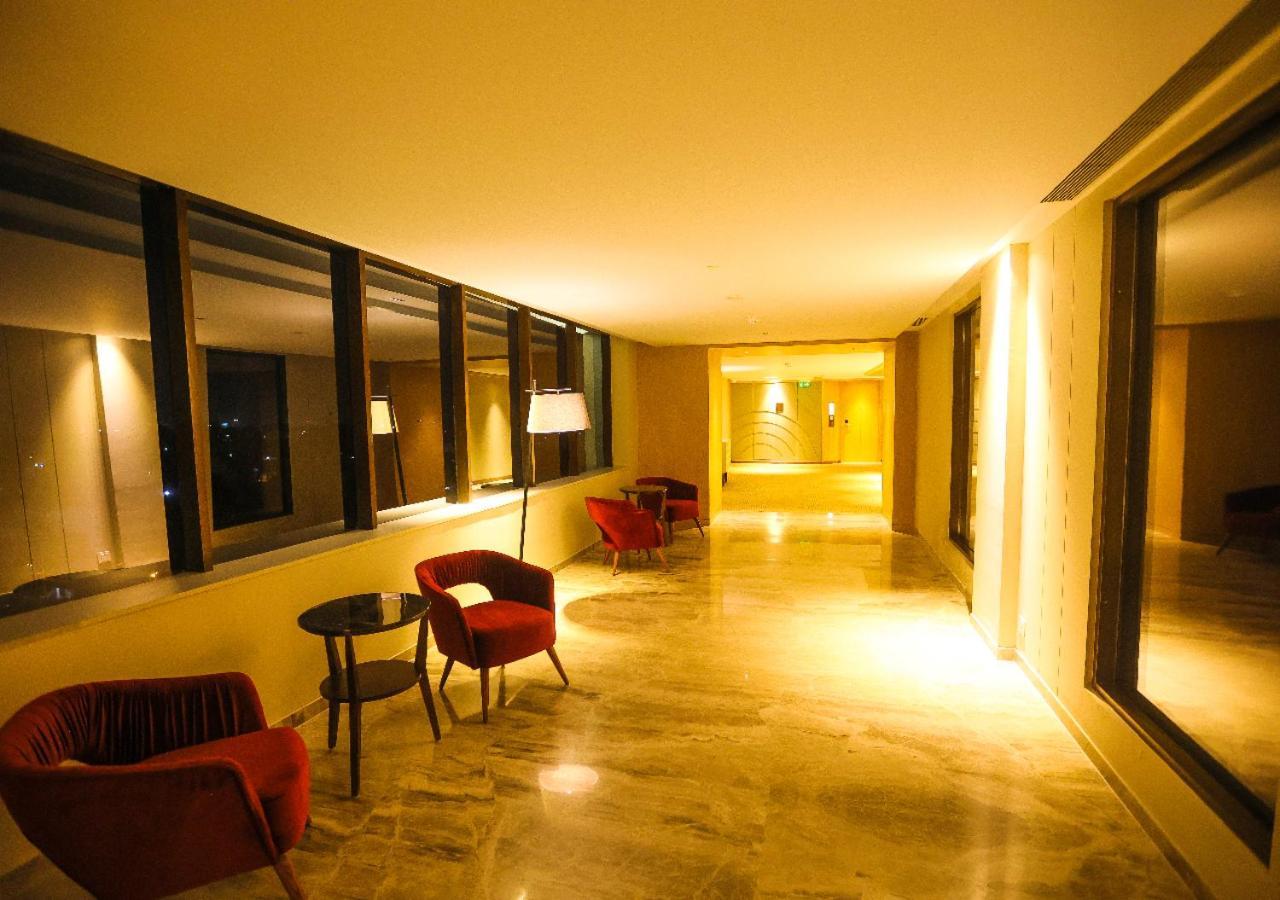 Radisson Bhopal Hotel ภายนอก รูปภาพ