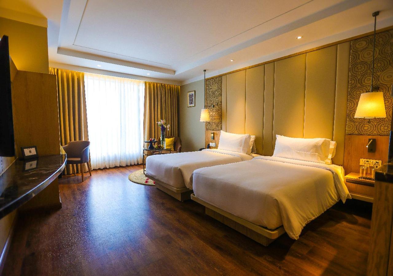 Radisson Bhopal Hotel ภายนอก รูปภาพ