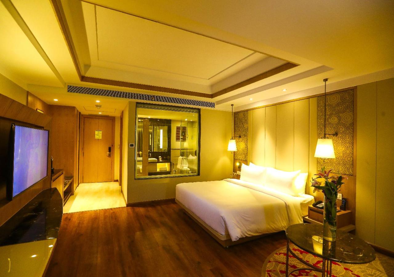 Radisson Bhopal Hotel ภายนอก รูปภาพ