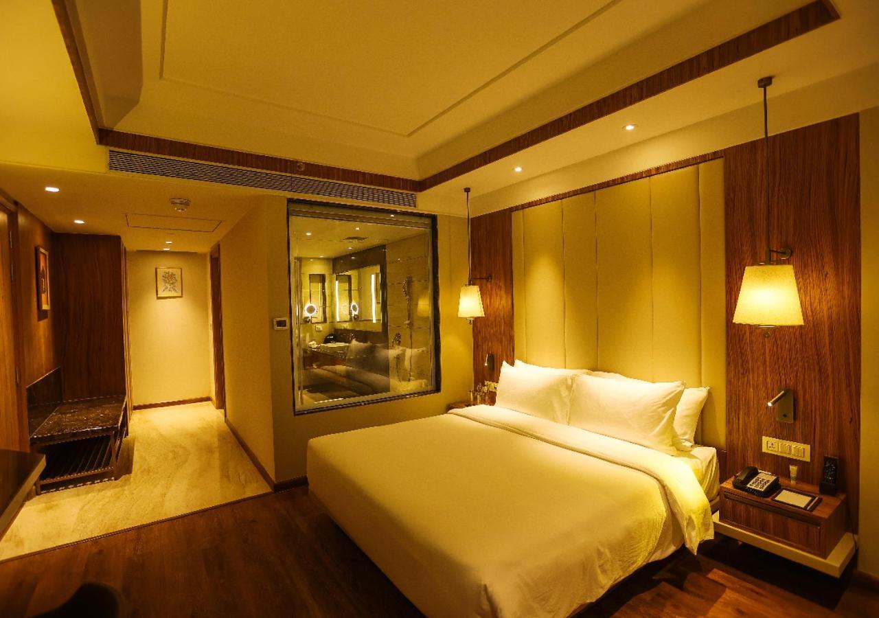 Radisson Bhopal Hotel ภายนอก รูปภาพ